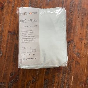 Queen Bed Sheet set. Fitted sheet, flat sheet and two pillow covers